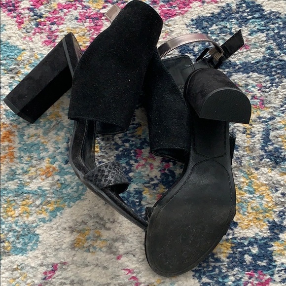 Kenneth Cole Reaction black suede heels - Picture 5 of 5